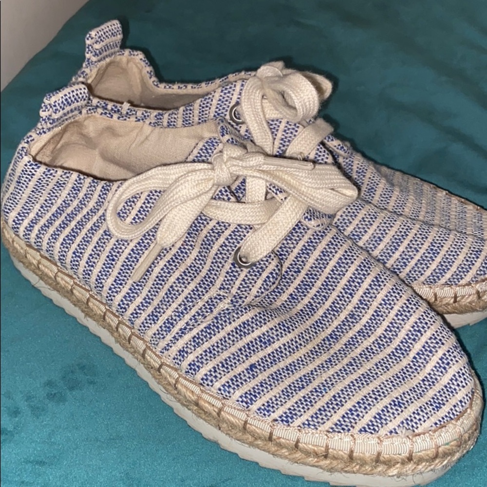 Striped blue and white platform sneakers size 6 - Picture 4 of 5